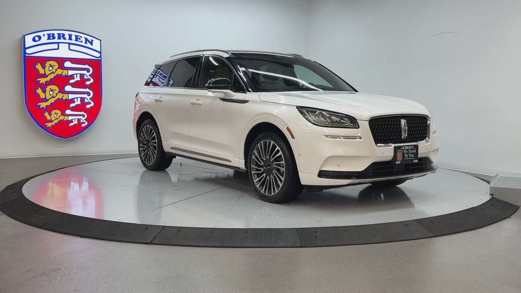Used 2021 White Lincoln Reserve image 2