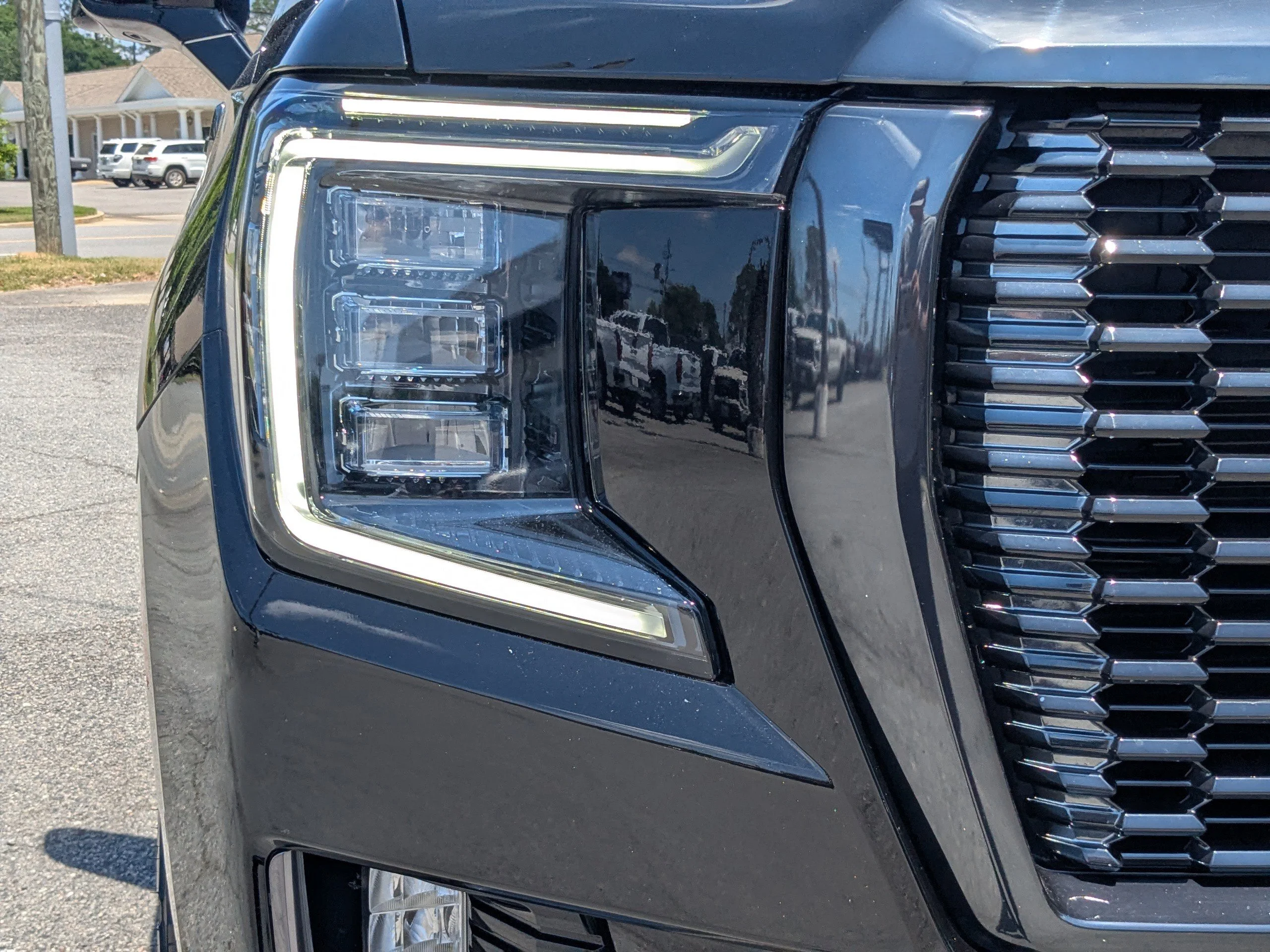Used 2023 Onyx Black GMC Denali Ultimate image 10
