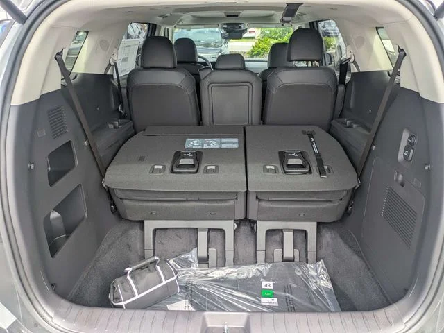 New 2026 Ceramic Silver Kia SX Prestige image 12