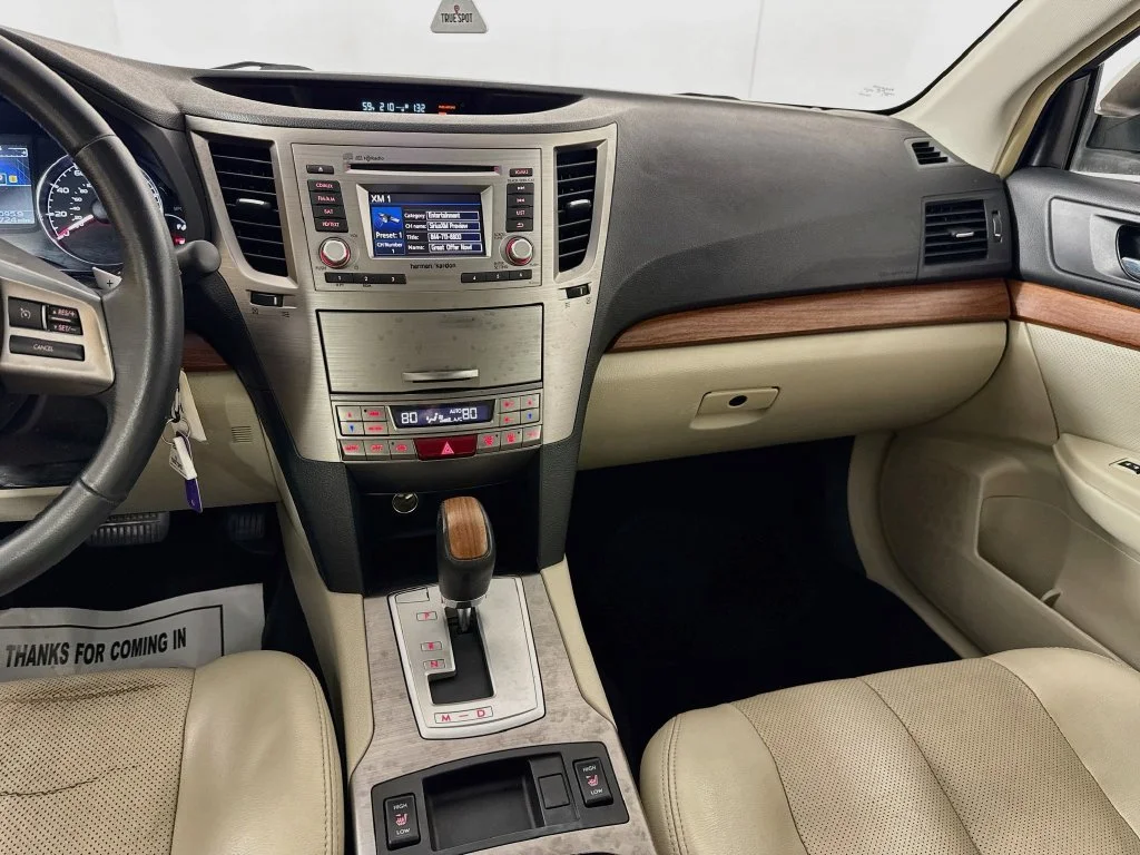 Used 2014 White Subaru 2.5i image 29