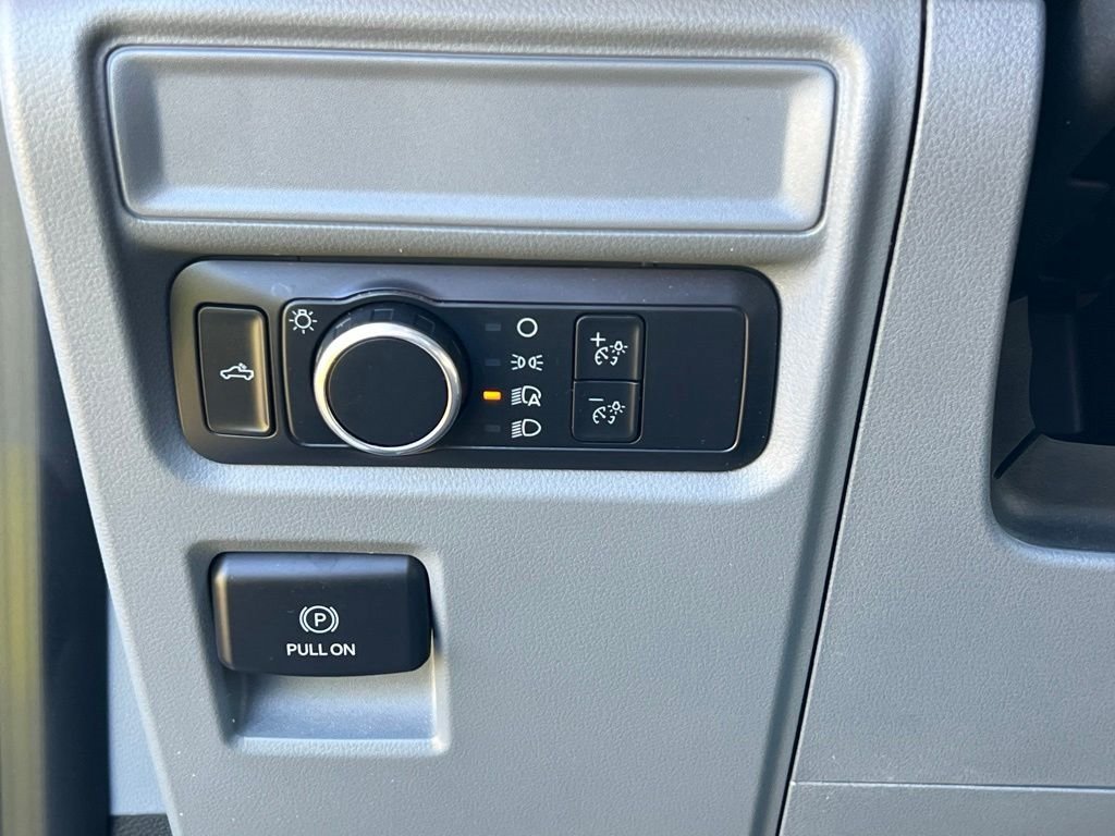 Used 2022 Oxford White Ford XL image 20