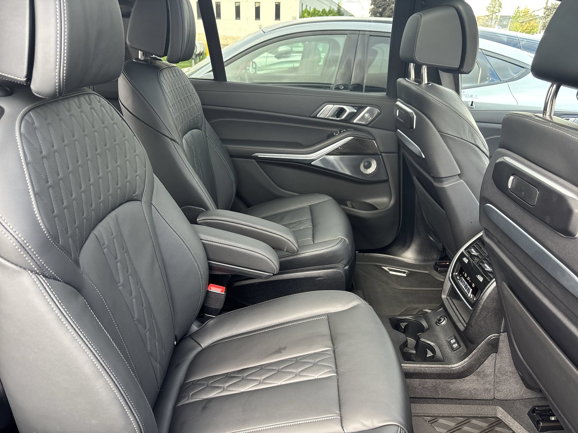 Used 2026 Gray BMW M60i image 29