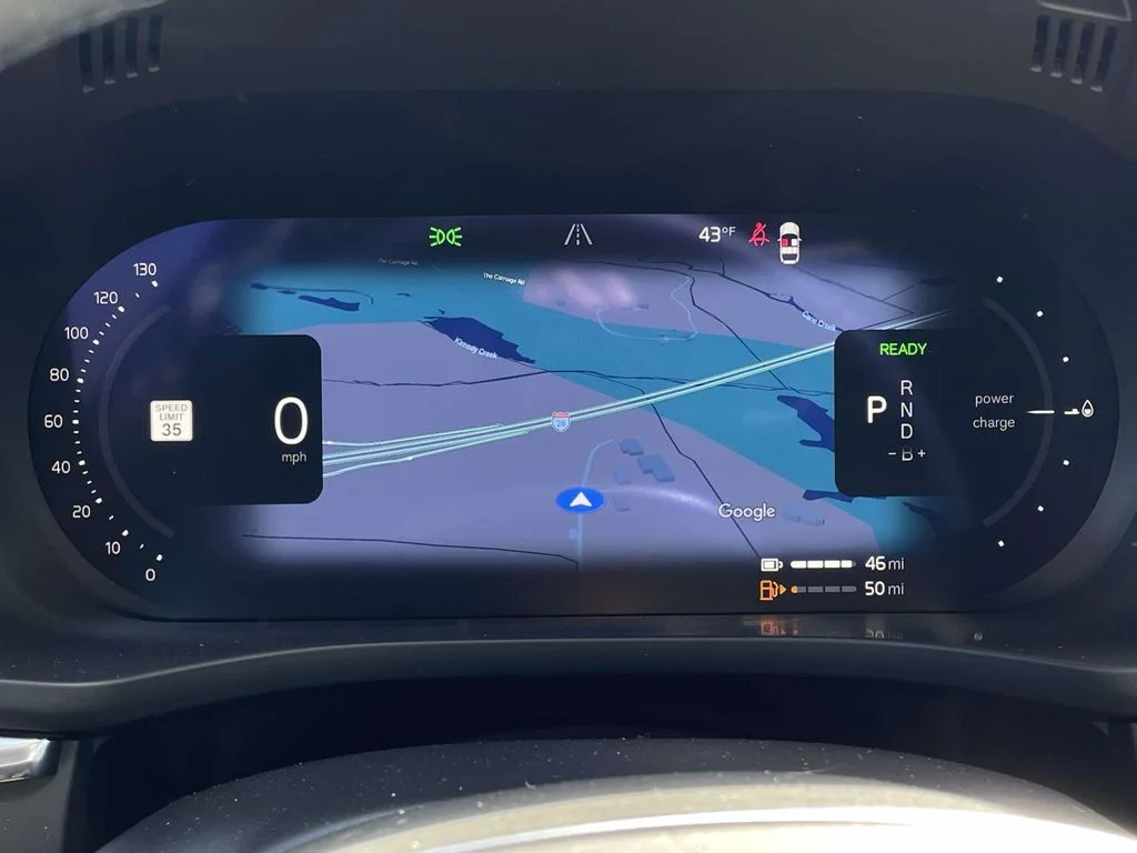 New 2026 Aurora Silver Volvo Plus image 15