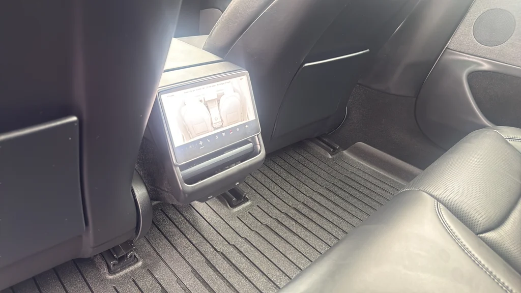 2025 Tesla Model 3 Long Range - Photo 21