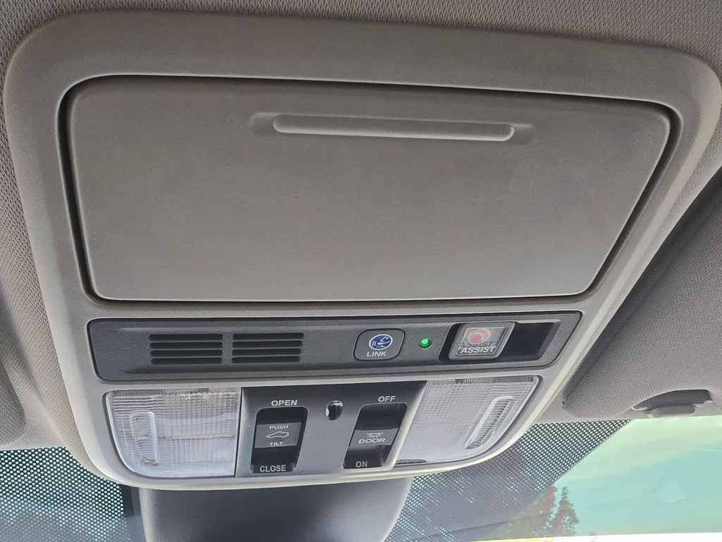 Used 2024 White Honda Touring image 37