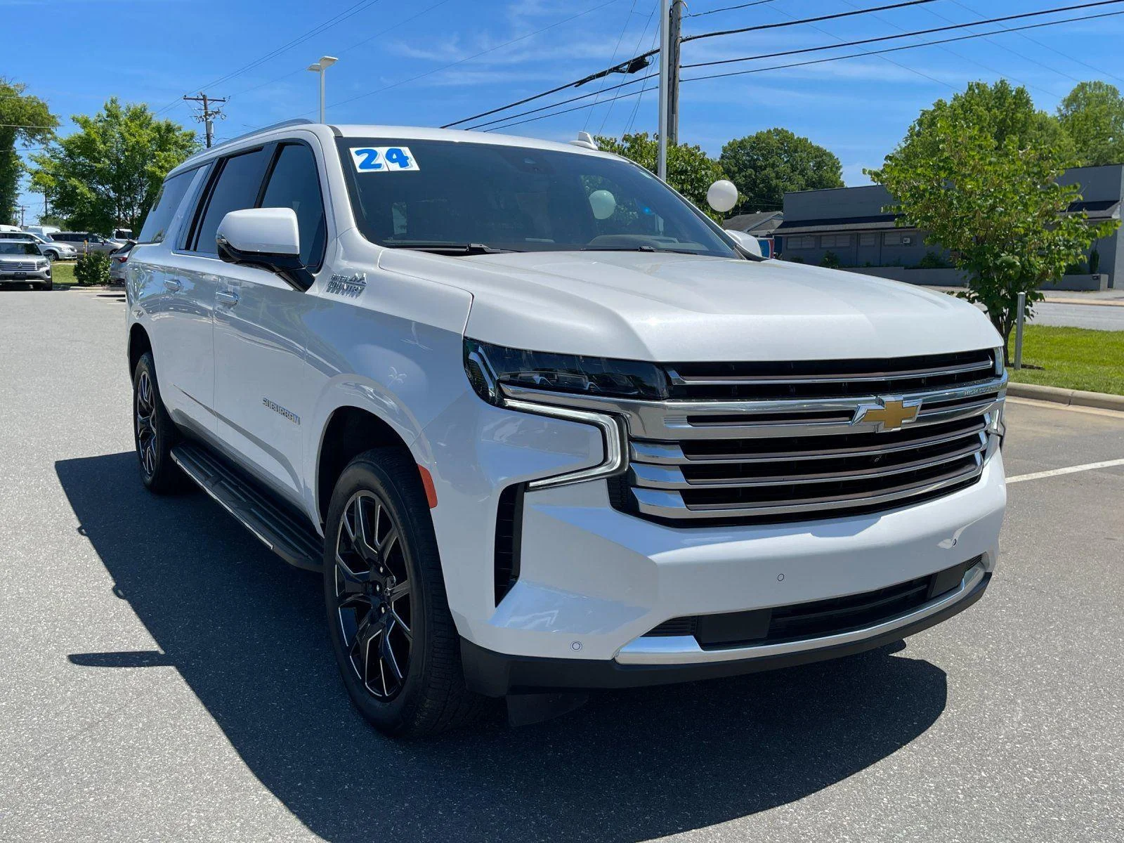 Used 2024 Iridescent Pearl Tricoat Chevrolet High Country image 7