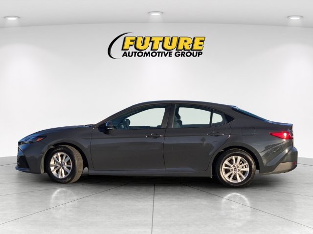 Used 2025  Toyota LE image 7