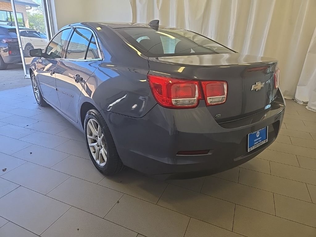 Used 2015 Chevrolet Malibu 1LT with VIN 1G11C5SL2FF269731 for sale in Orland Park, IL