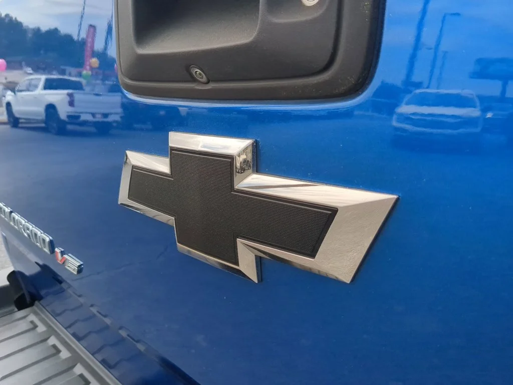 Used 2019 Kinetic Blue Metallic Chevrolet 4WD ZR2 image 27
