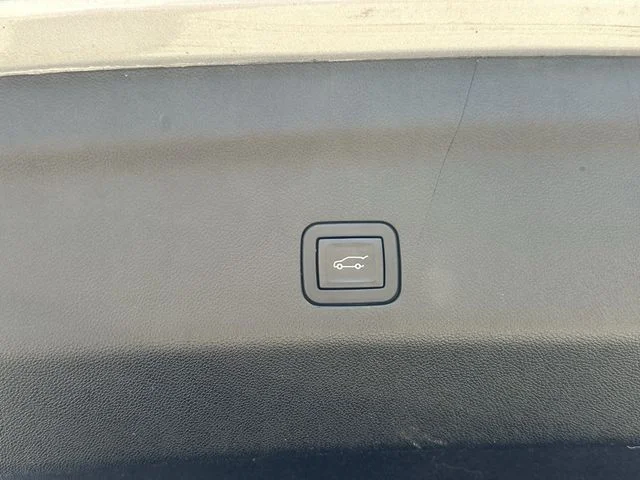 Used 2023 Gray Chevrolet Z71 image 31