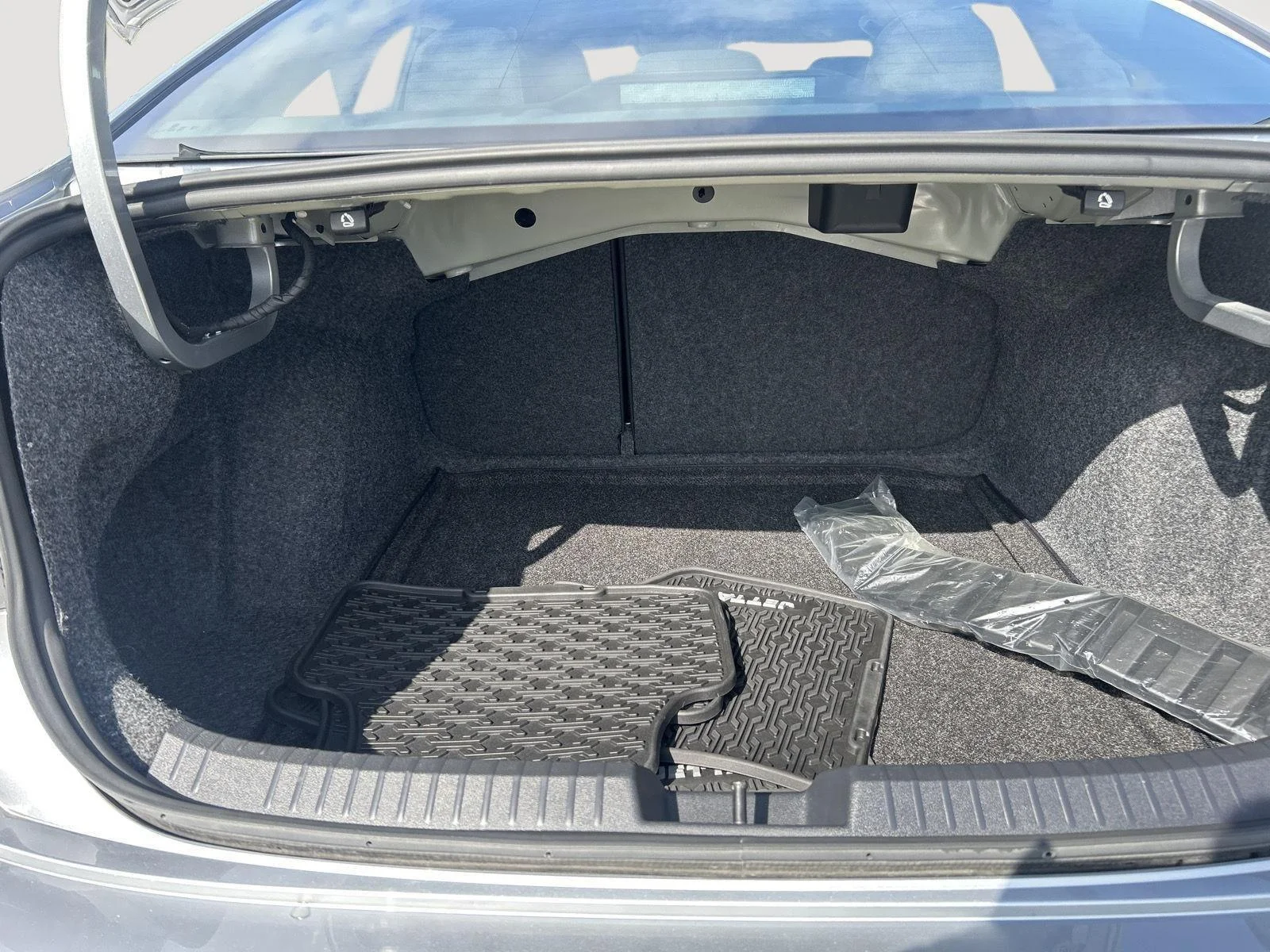 Certified Used 2023 SILVER Volkswagen S image 10
