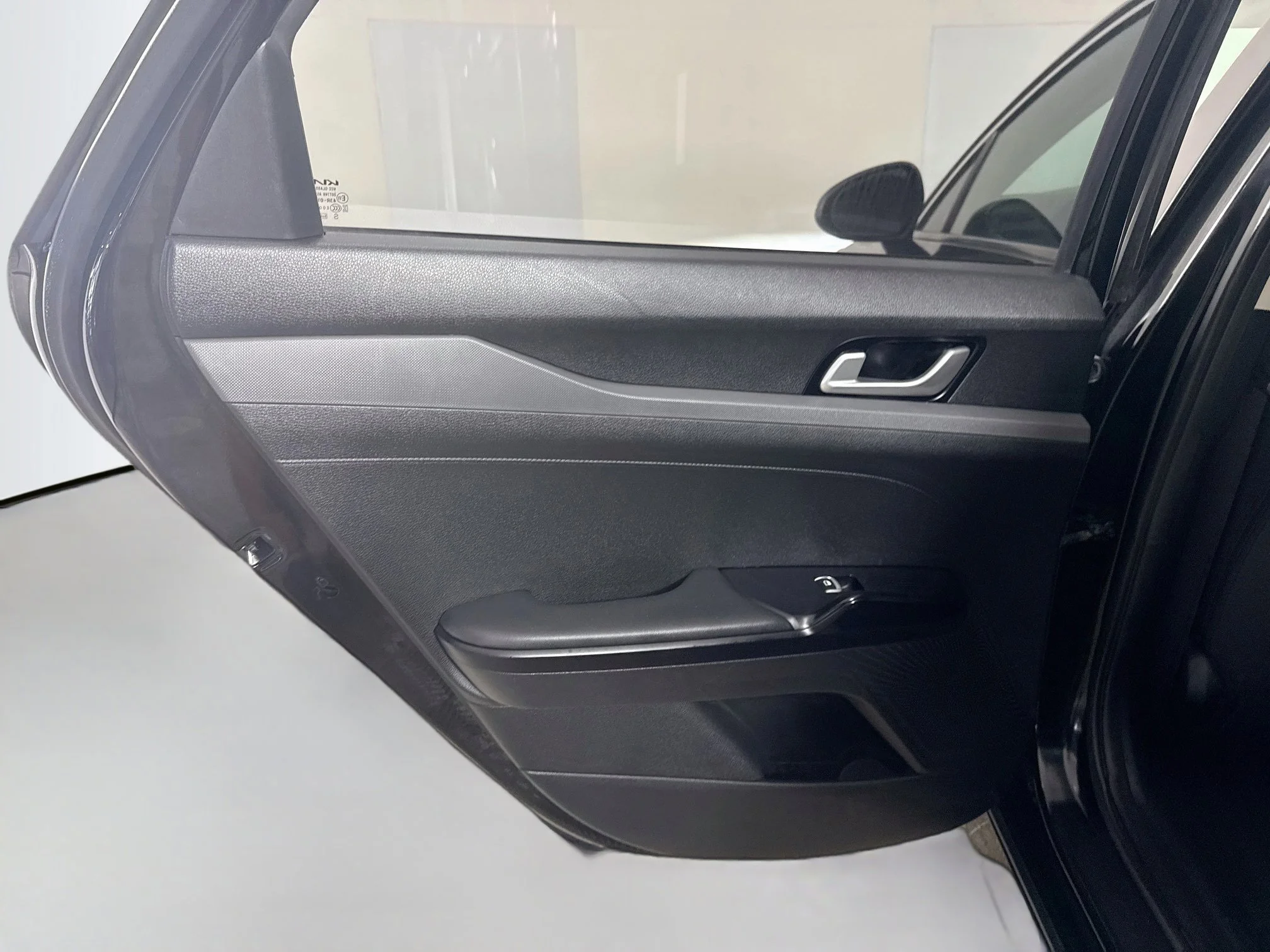 Used 2022 Ebony Black Kia LX image 21