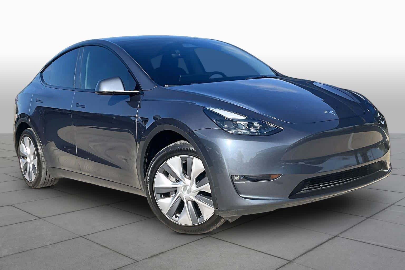 Used 2023 Midnight Silver Metallic Tesla Long Range image 2