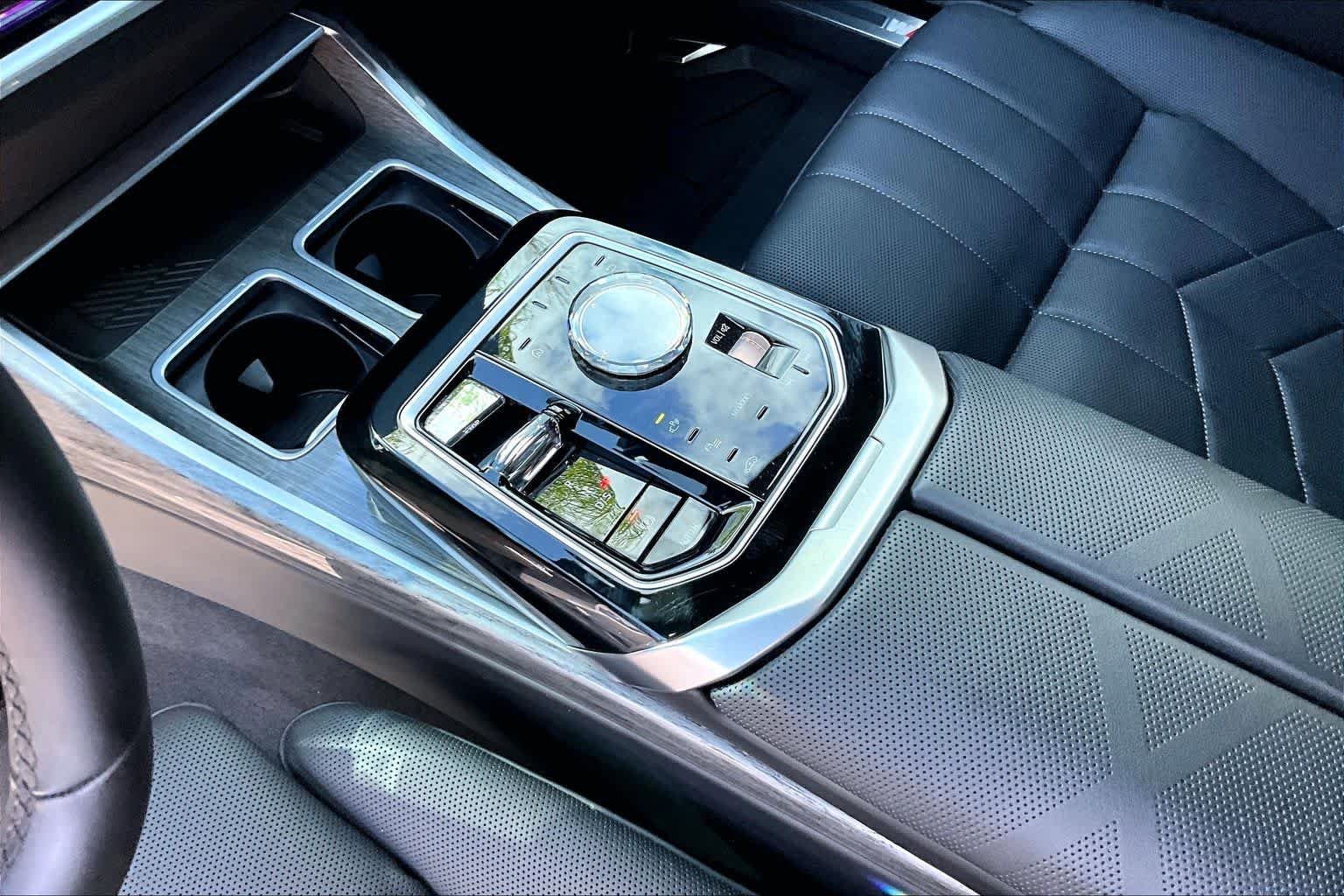 Used 2024 Black Sapphire Metallic BMW 760i xDrive image 16