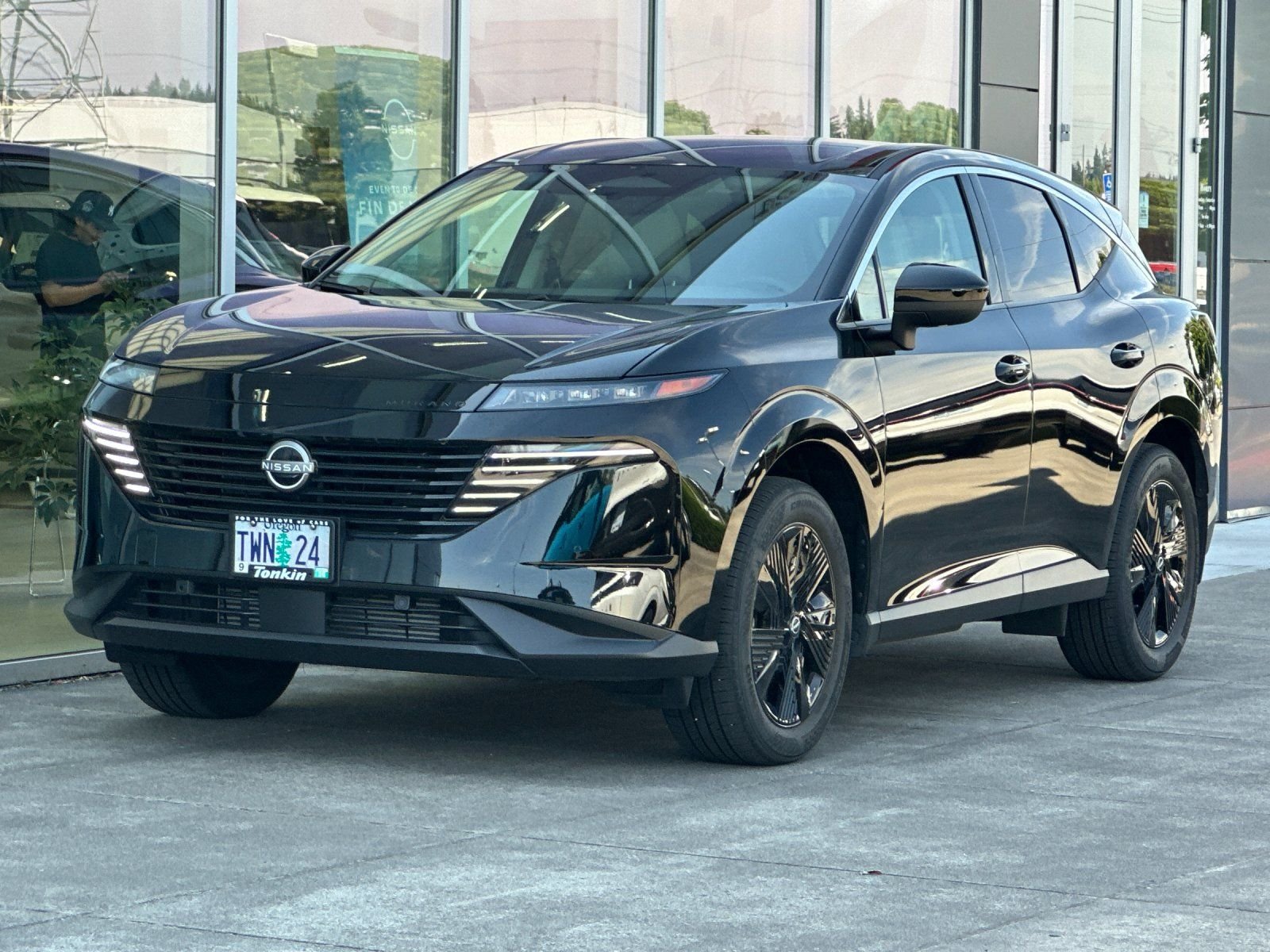 Used 2025 Super Black Nissan SV image 7