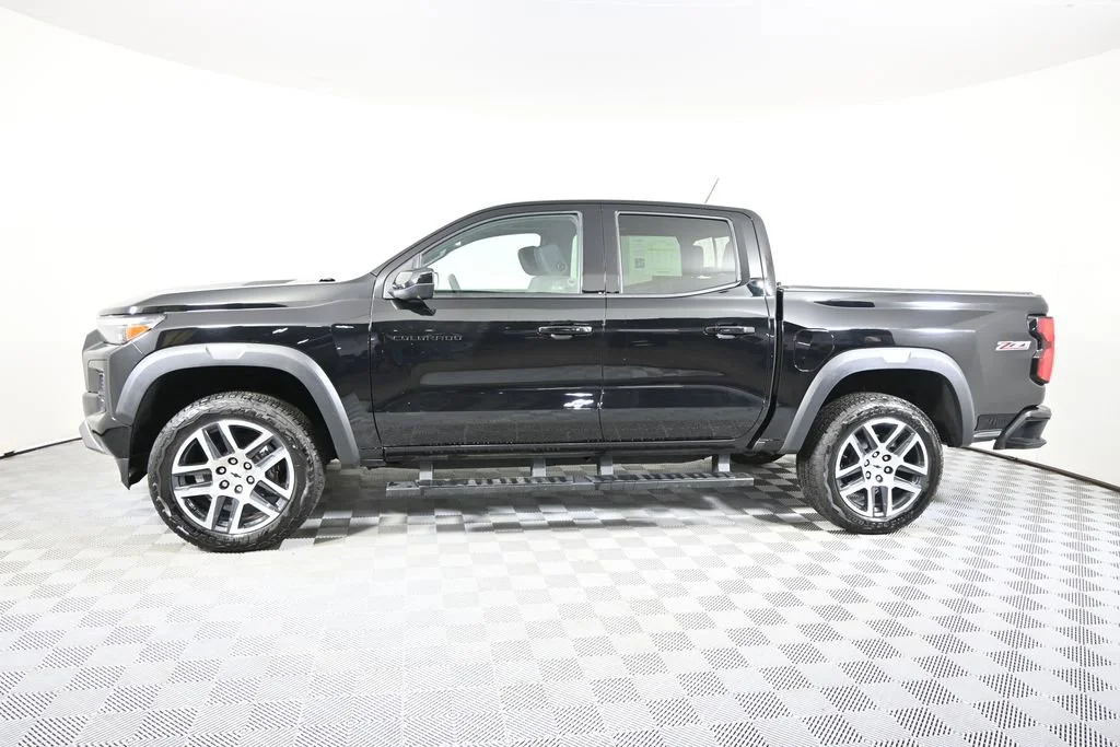 Used 2024 Chevrolet Colorado Z71 with VIN 1GCPTDEK7R1143896 for sale in Forest Lake, Minnesota