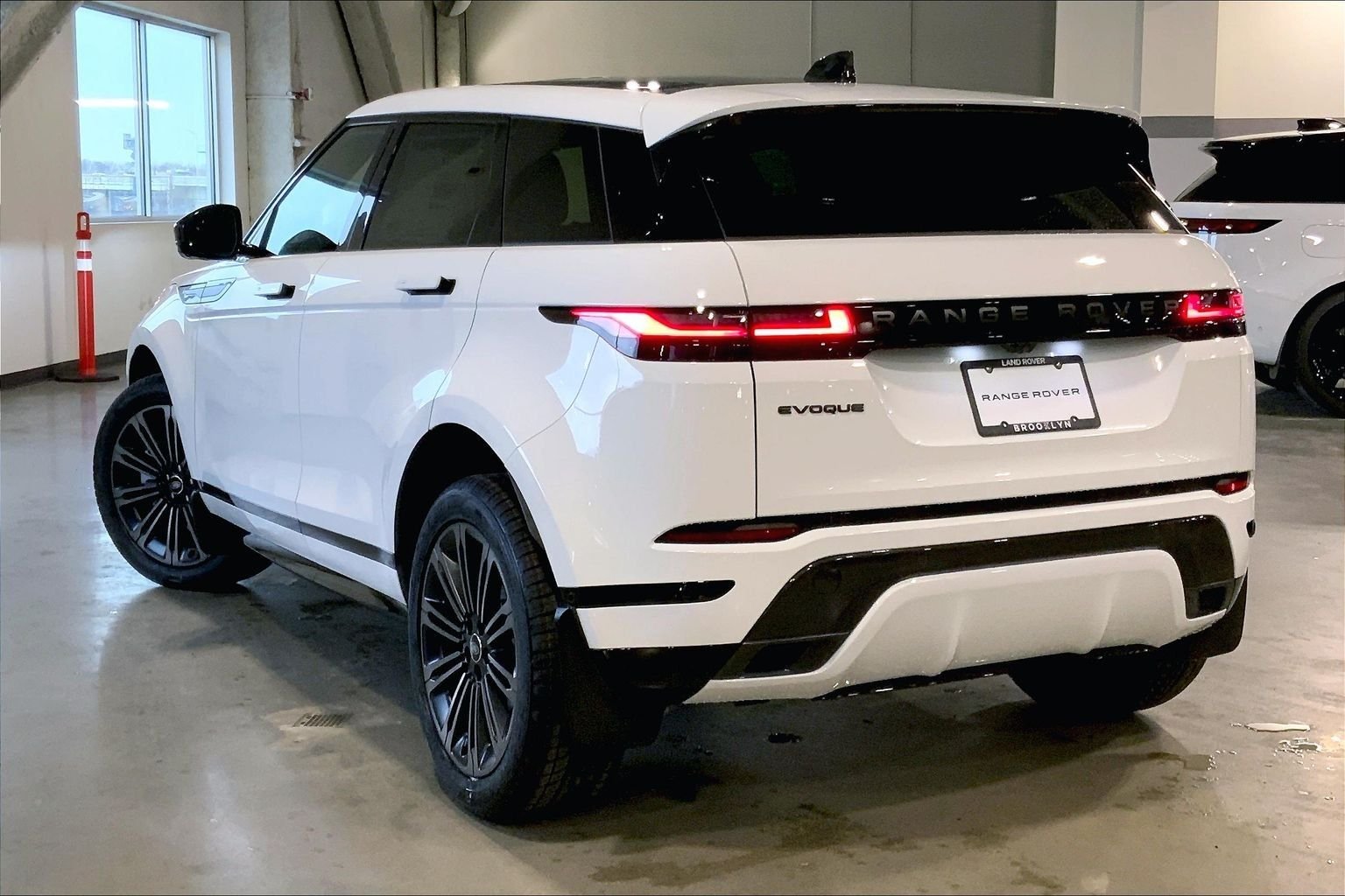 2026 Land Rover Range Rover Evoque Dynamic SE - Photo 12