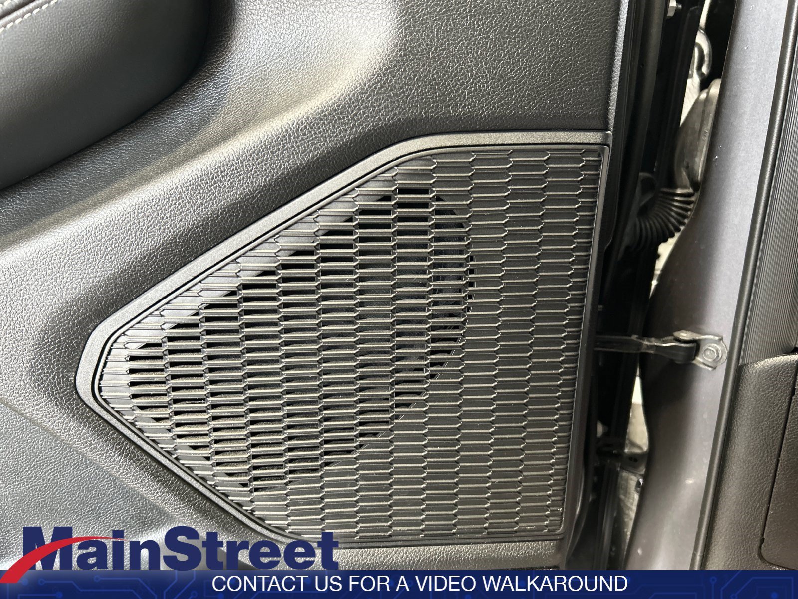 Used 2024 Baltic Gray Metallic Clearcoat Jeep Altitude image 28