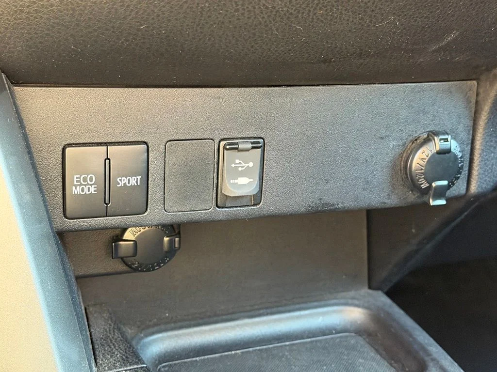 Used 2018 Red Toyota LE image 22