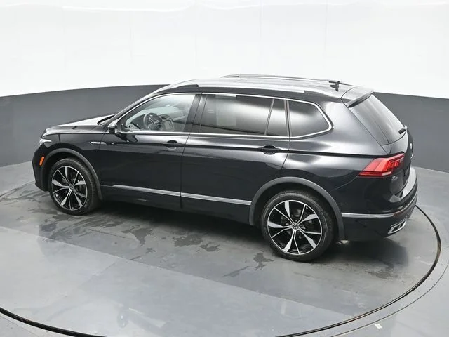 Used 2022 Black Volkswagen 2.0T SEL R-Line image 11