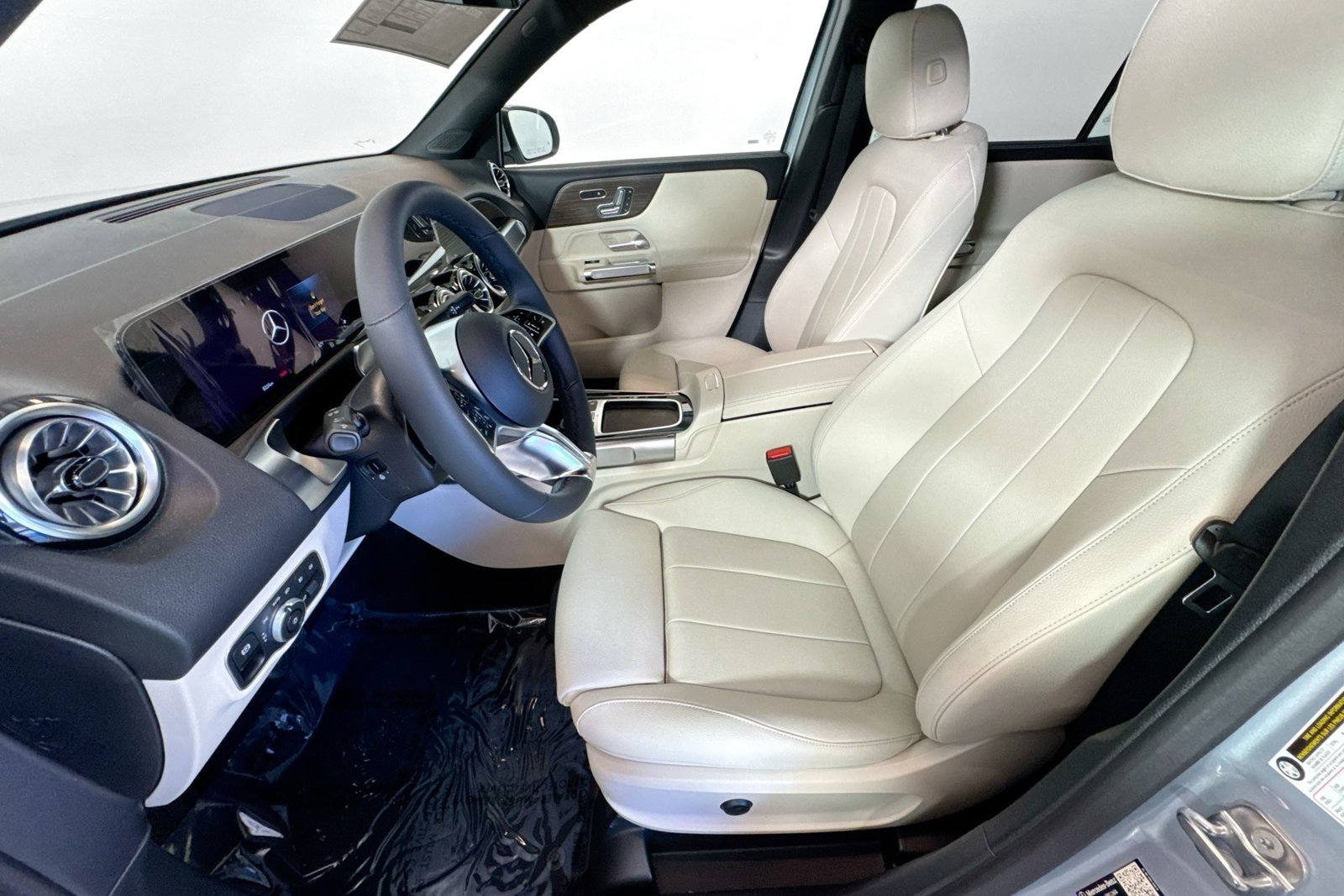New 2026 Cirrus Silver Metallic Mercedes-Benz GLB 250 image 18