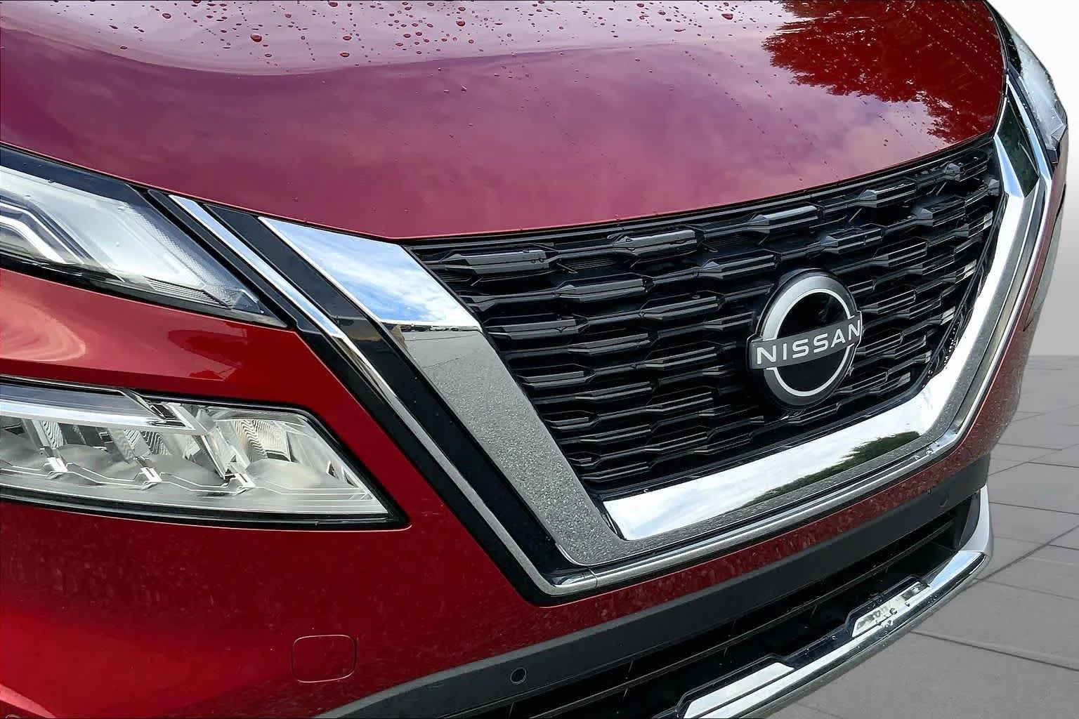 Used 2023 Scarlet Ember Tintcoat Nissan Platinum image 27
