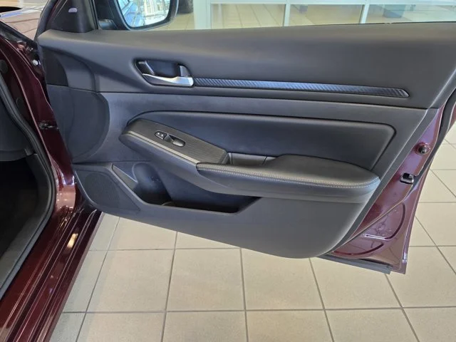 Used 2024 Red Nissan 2.5 SV image 21