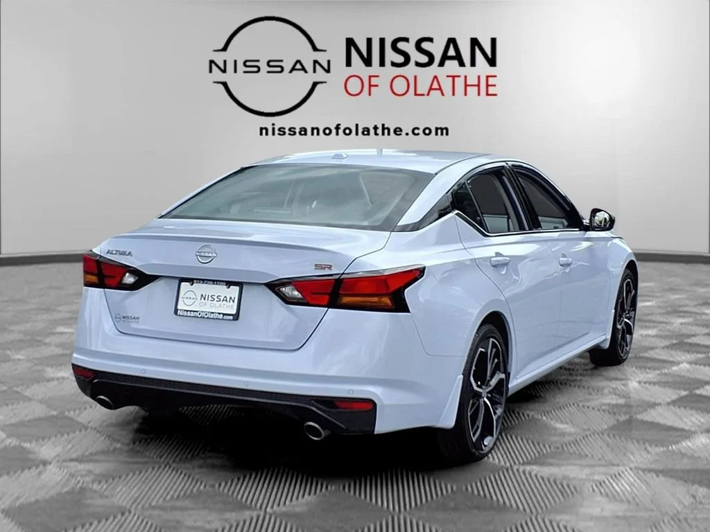 Used 2024 Gray Nissan 2.5 SR image 29