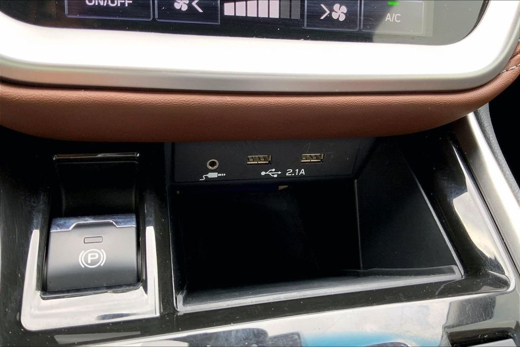 Used 2022 Gray Subaru Touring XT image 15