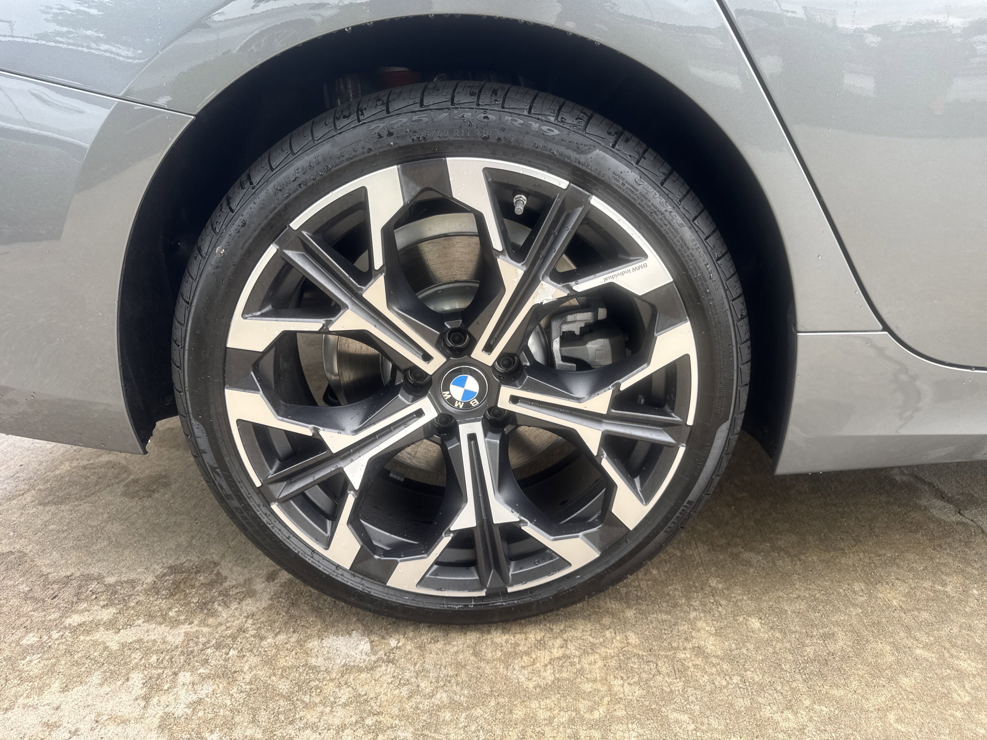 2025 BMW 3 Series 330i - Photo 28