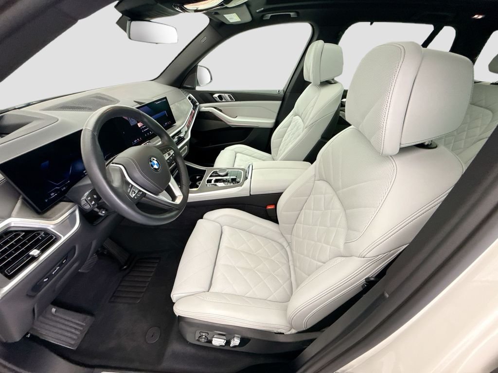 Certified Used 2026 Alpine White BMW xDrive40i image 18