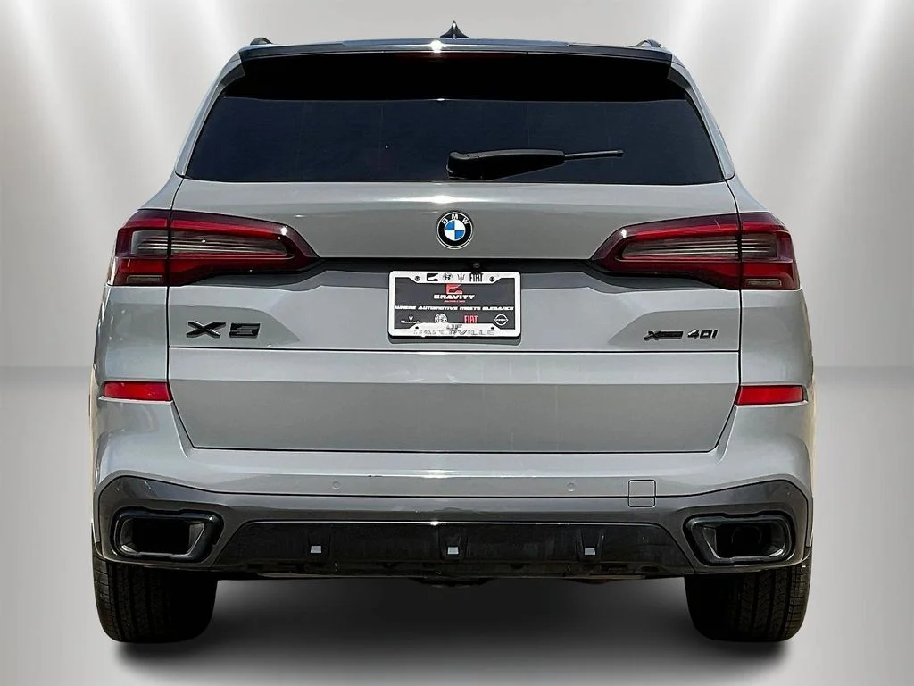 Used 2021 Black Sapphire Metallic BMW xDrive40i image 5