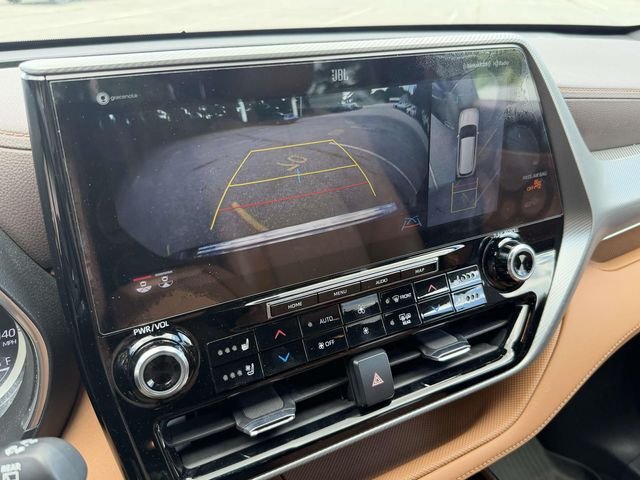 Used 2022  Toyota Platinum image 20