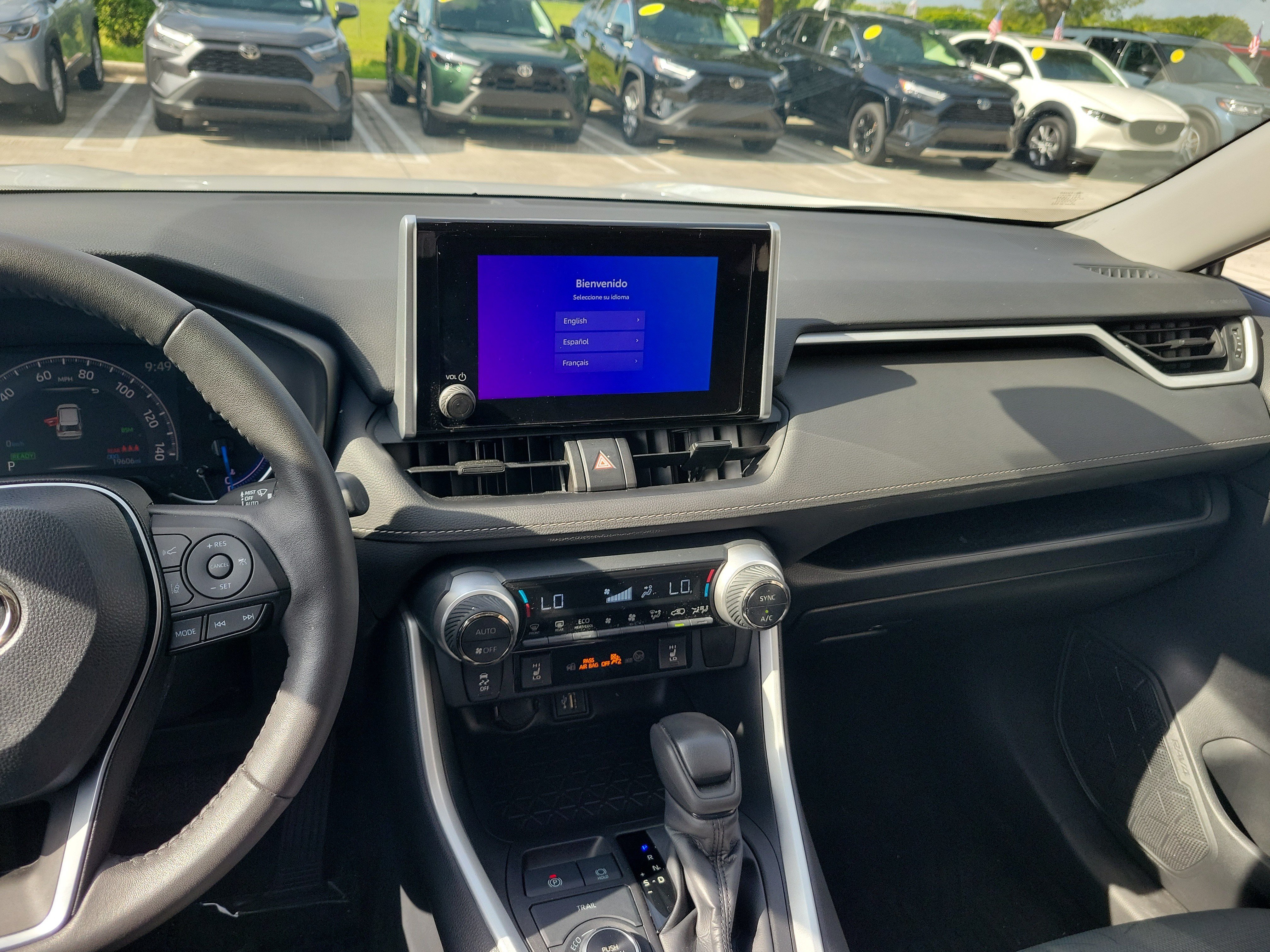Used 2024 Ice Toyota Hybrid XLE image 18