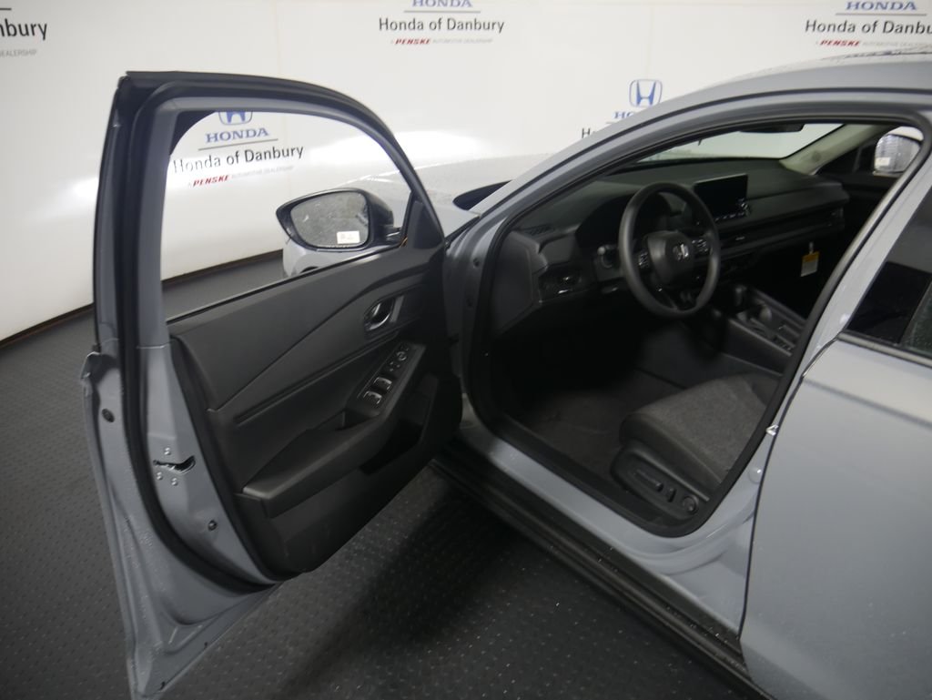 New 2026 Urban Gray Pearl Honda SE image 10
