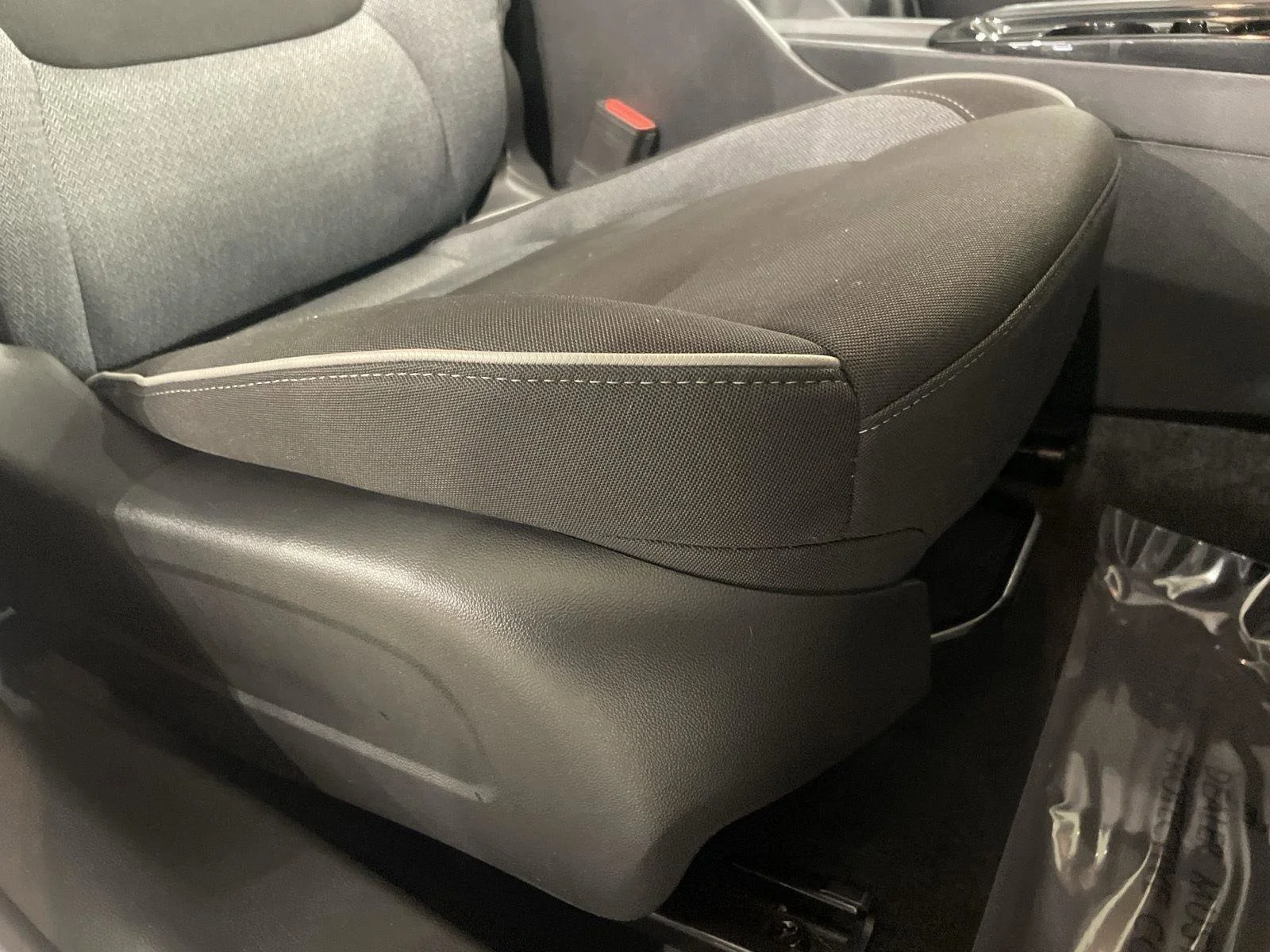 Used 2022 Summit White Chevrolet LT image 3