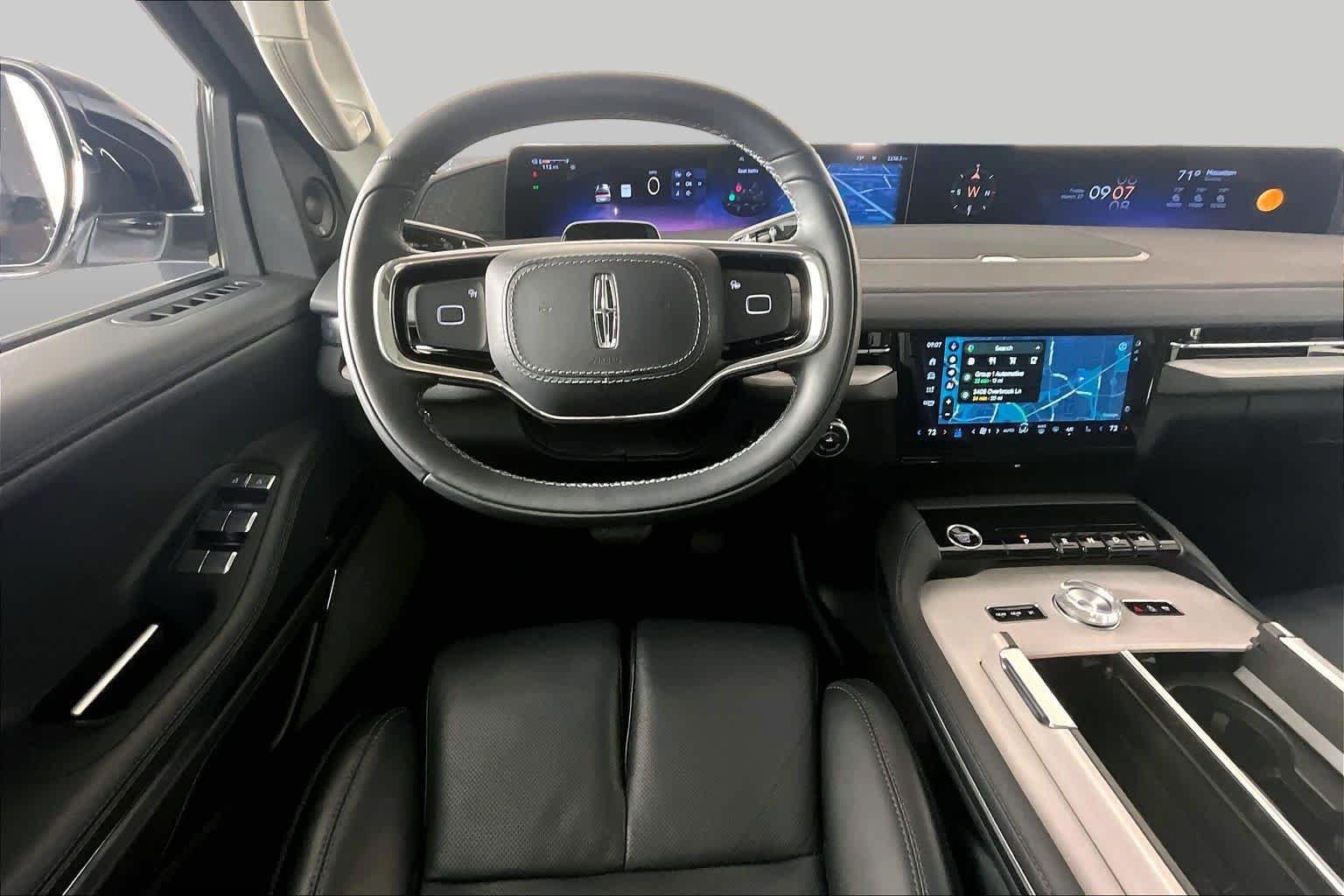 Used 2025 Crystal White Metallic Clearcoat Lincoln Reserve image 11