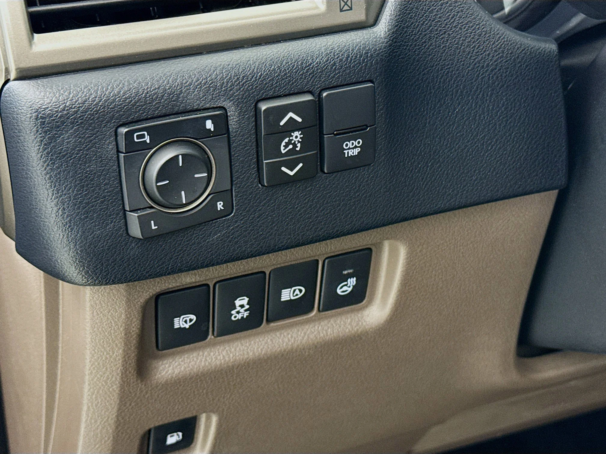 Used 2021 Onyx Black Lexus 460 Premium image 10