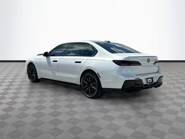 Used 2023 White BMW 760i xDrive image 7