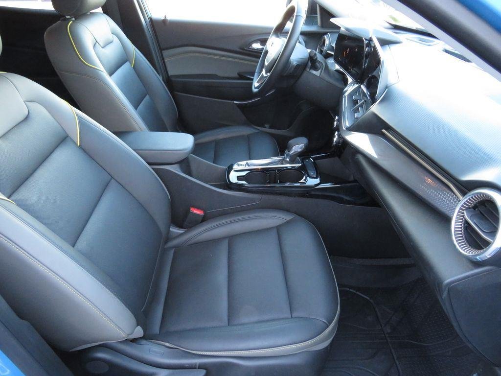 Used 2025 Marina Blue Chevrolet ACTIV image 24