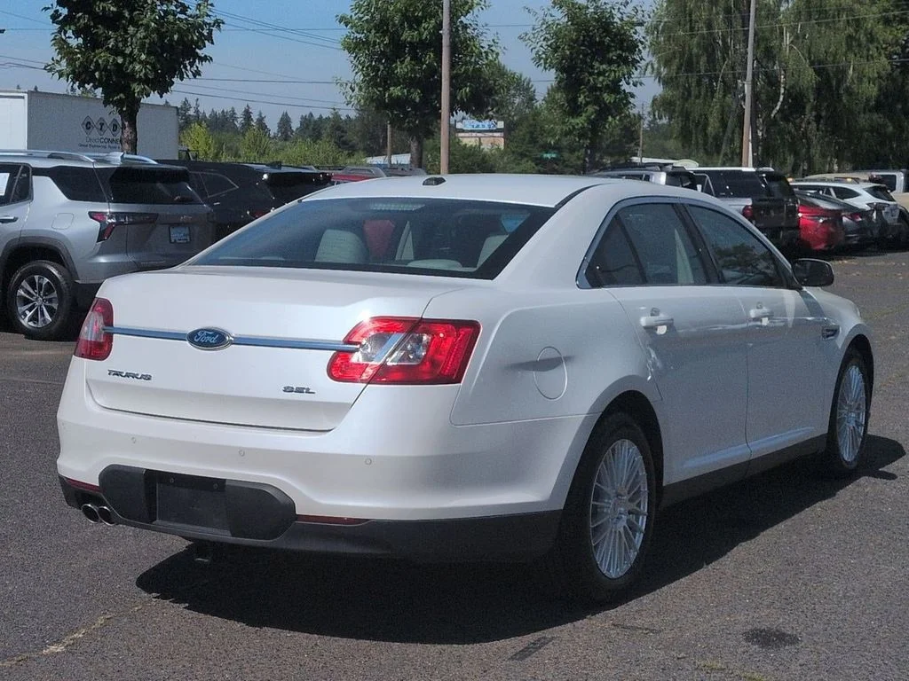 Used 2011 White Platinum Clearcoat Metallic Ford SEL image 5