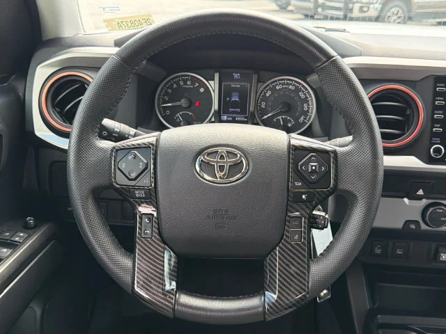 Used 2022 White Toyota SR5 V6 image 23