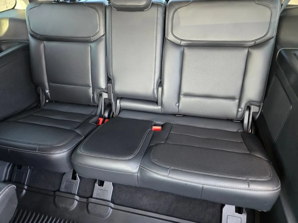 Used 2025 Glacier Gray Meta Ford Platinum image 13