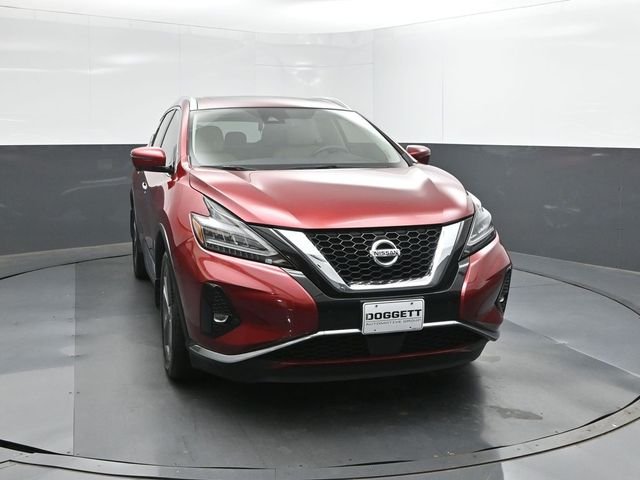 Used 2022 Red Nissan Platinum image 17