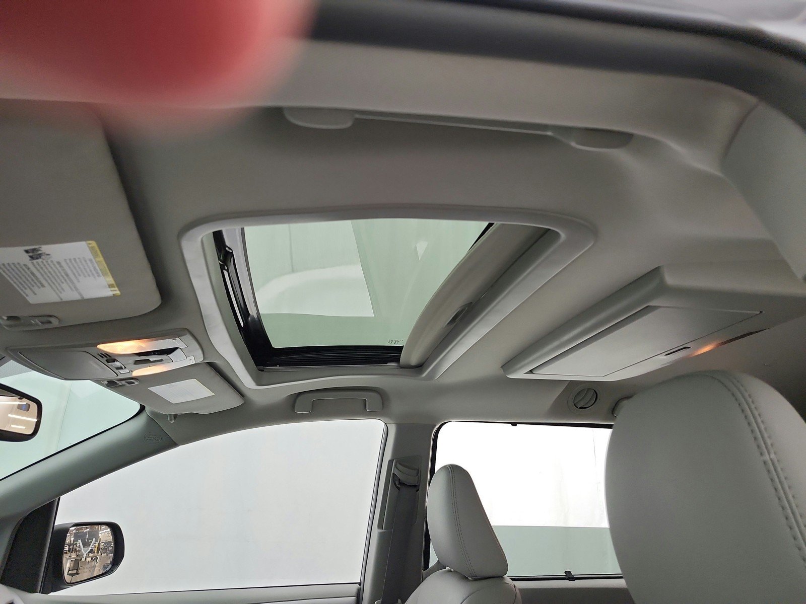 Used 2018 Silver Sky Metallic Toyota XLE Premium image 11