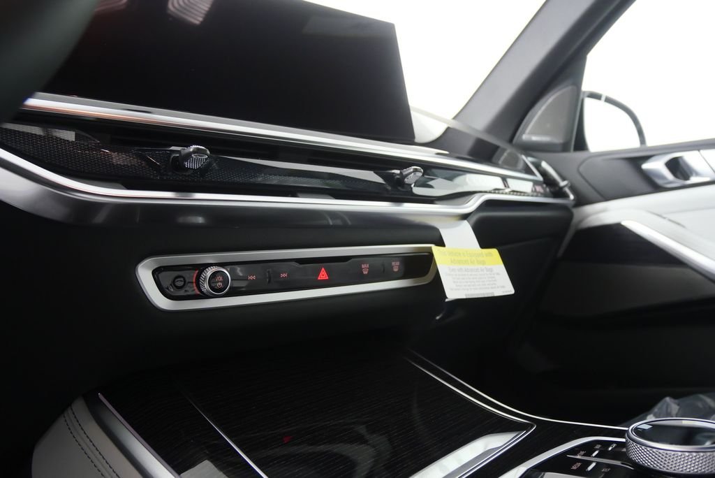 Used 2026 Tanzanite Blue II Metallic BMW sDrive40i image 21
