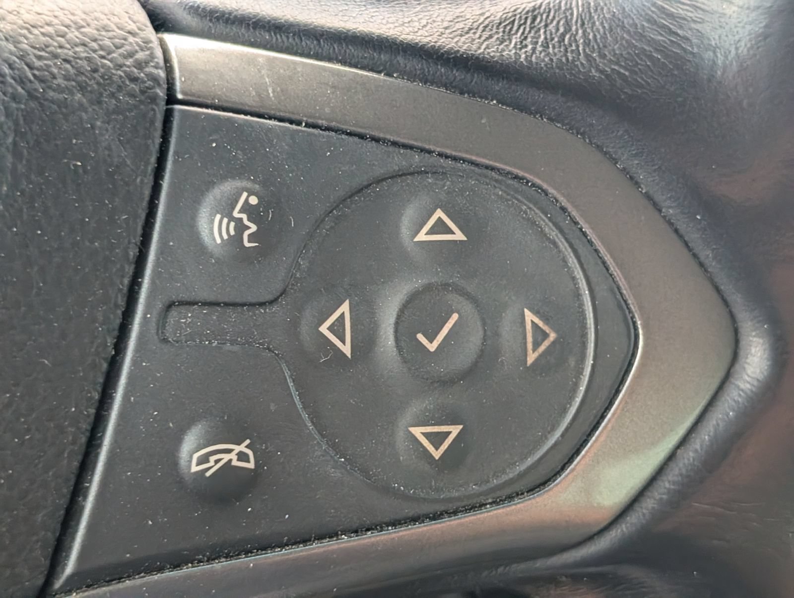 Used 2018 BLACK Chevrolet LT image 14