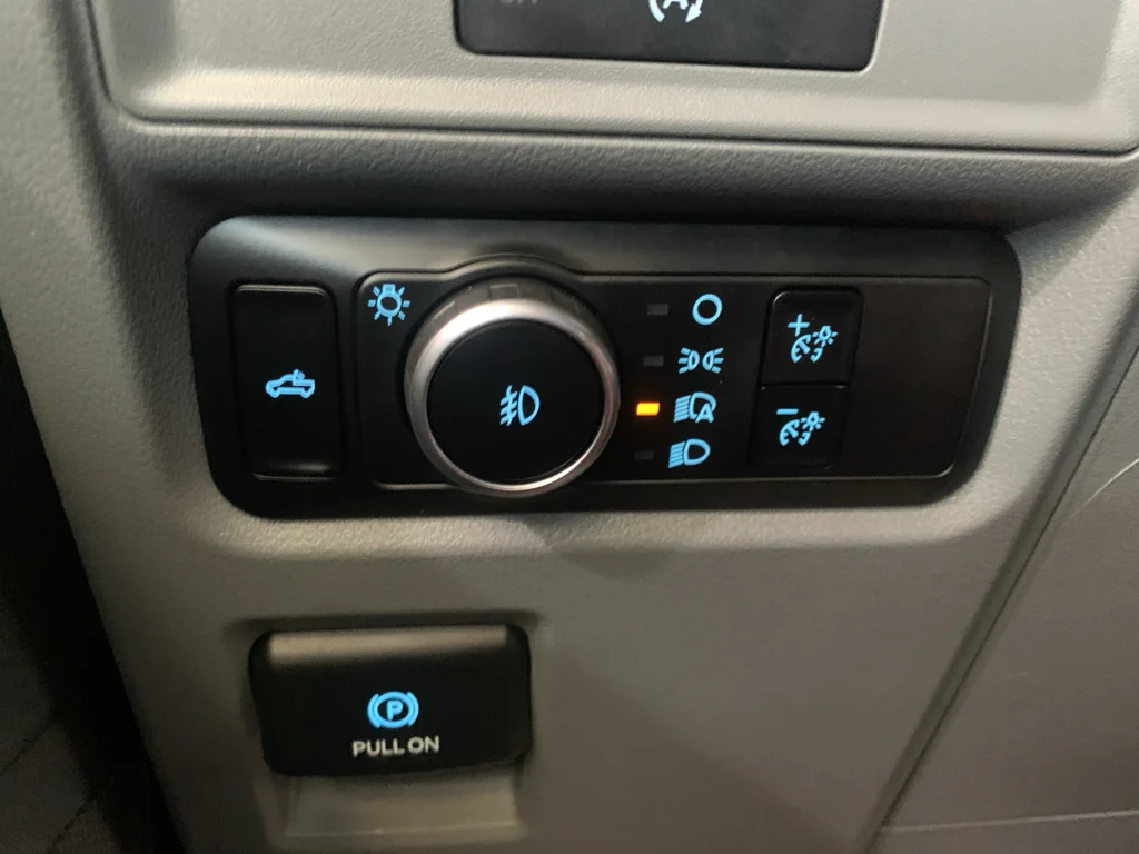 Used 2025  Ford XLT image 25