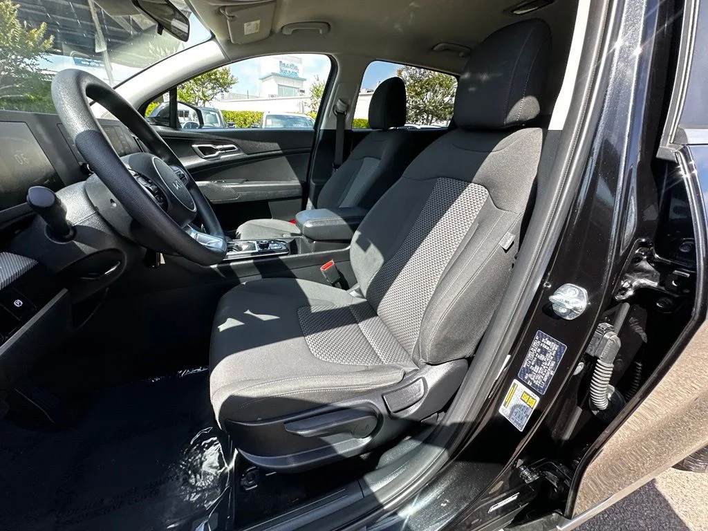 Used 2023 Black Kia LX image 19