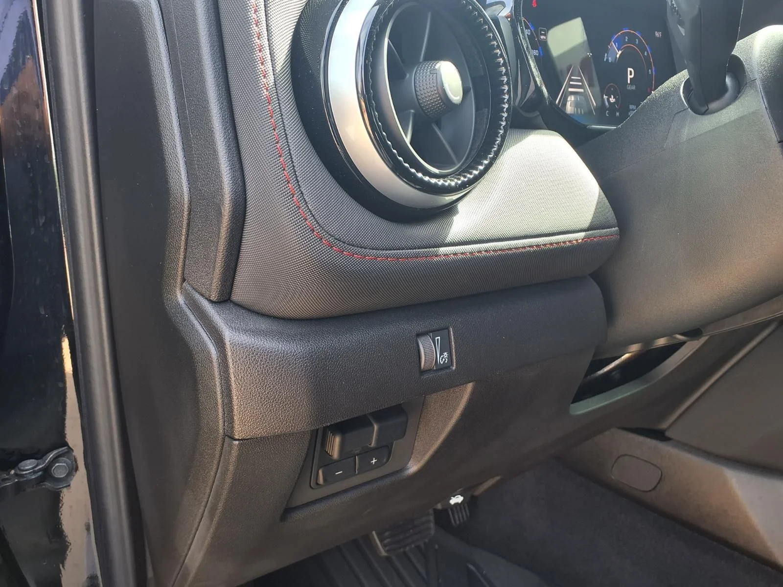 Used 2025 Black Chevrolet Z71 image 14